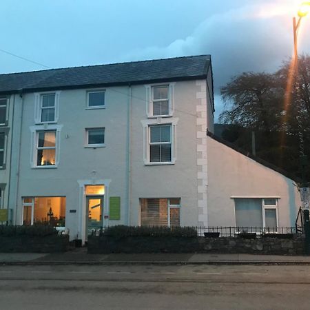 Glyn Afon Hotel เคอร์นาวอน ภายนอก รูปภาพ